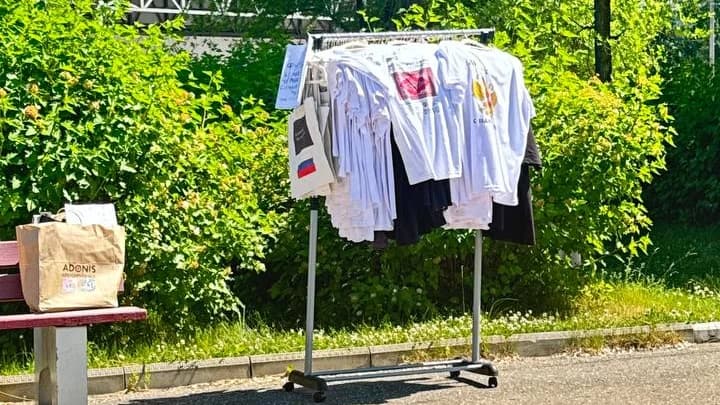 Франшизы для малого бизнеса в России: на каком куске рынка мерча на самом деле живёт маленькая студия