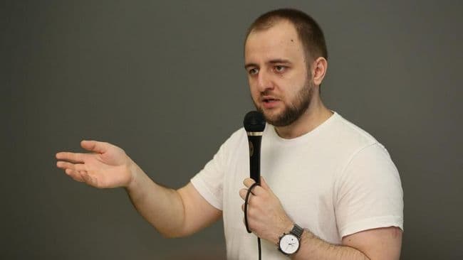 Максим Ильяхов: «Нужно снять корону и надеть её на клиента»